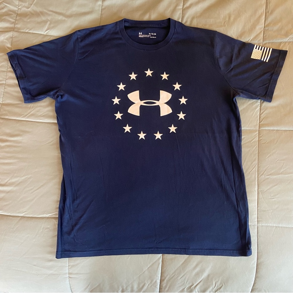 Under Armour Navy Blue Short Sleeve Shirt, Men’s size XL